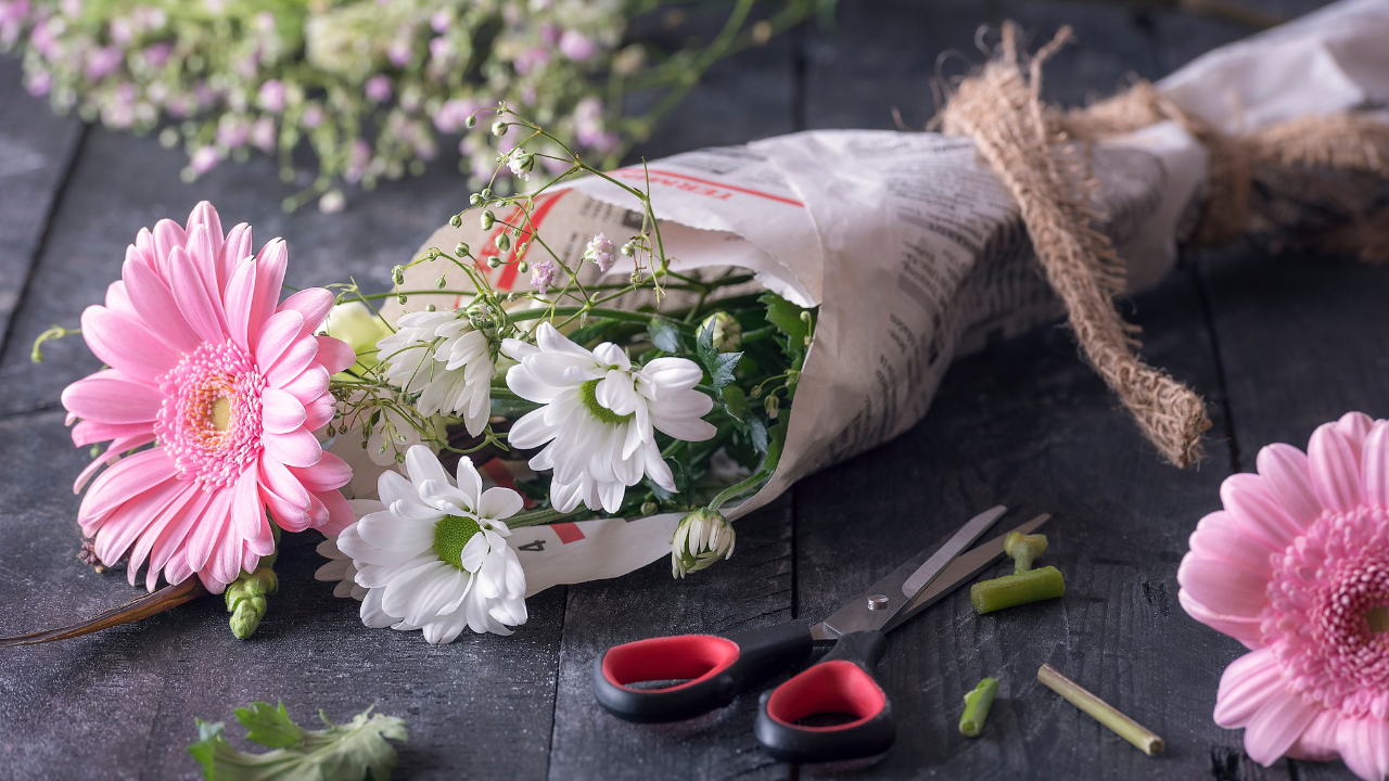 Sustainable Flower Wrapping: Eco-Friendly Gift Solutions