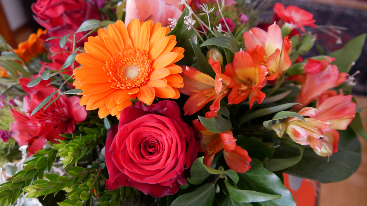 Unveiling the Symbolism of Birthday Flowers