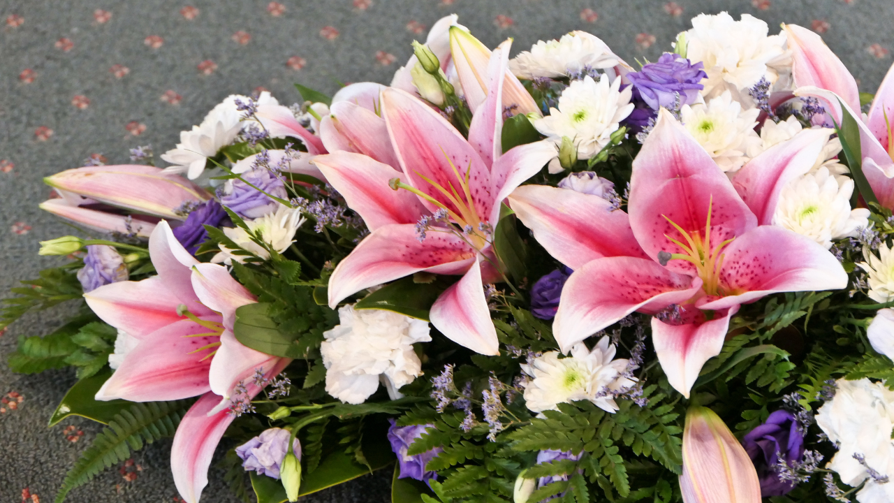 Sympathetic Floral Tributes: Etiquette and Ideas