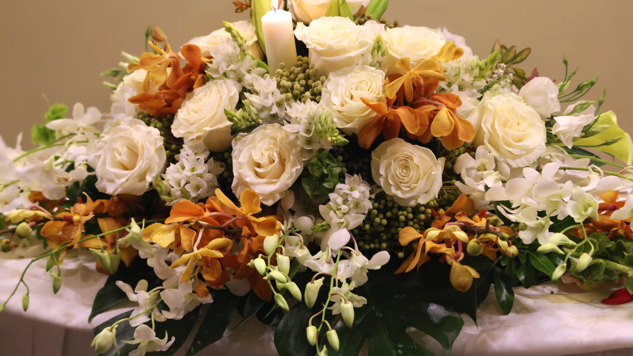 Zodiac-Inspired Floral Arrangements: Personalized Gifting