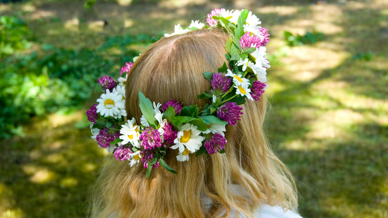 Crafting Whimsical DIY Flower Hair Adornments