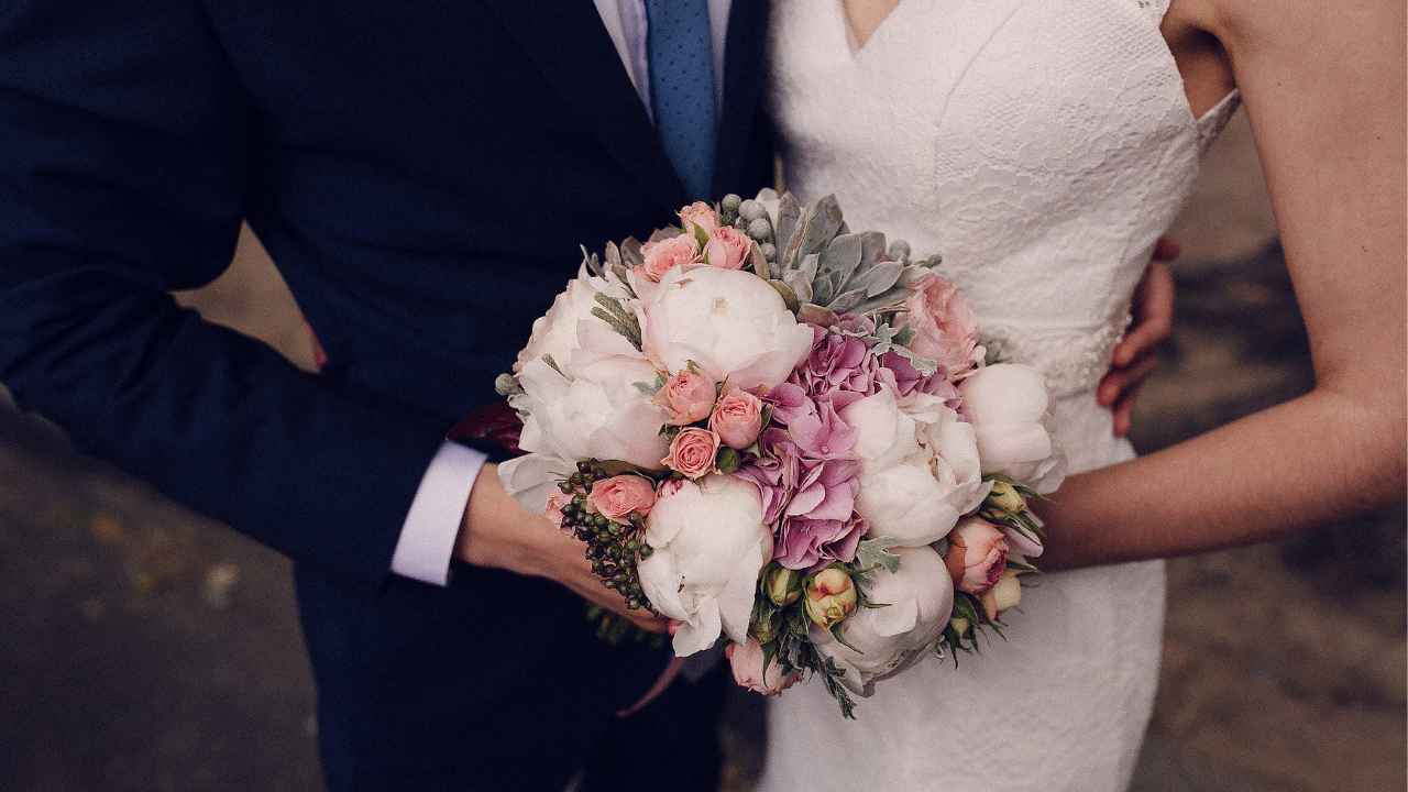 The Ultimate Guide to Wedding Flowers: Trends, Tips, and Selection